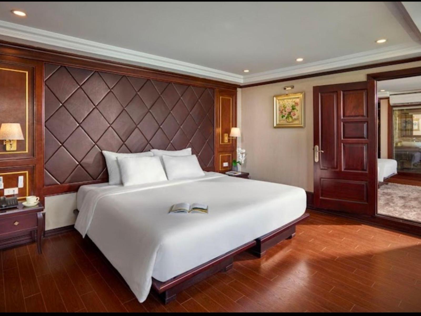 Hotel Lotus Boutique Cruise Hạ Long Exterior foto